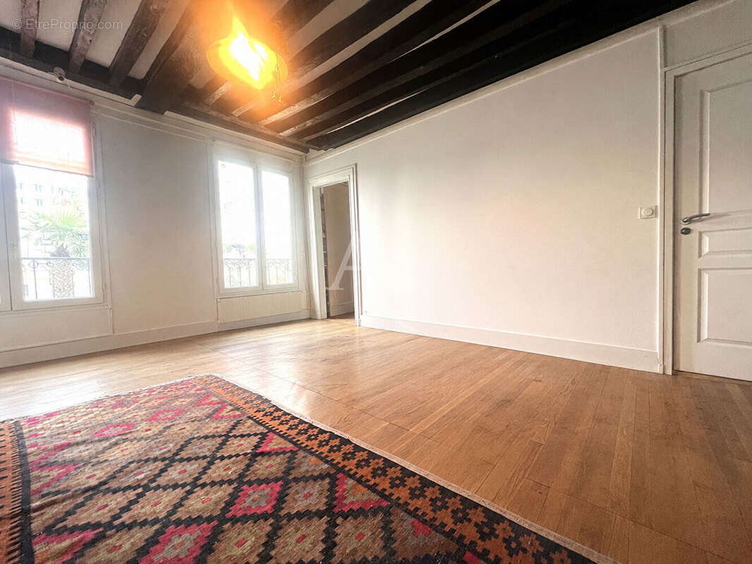 Appartement à PARIS-10E