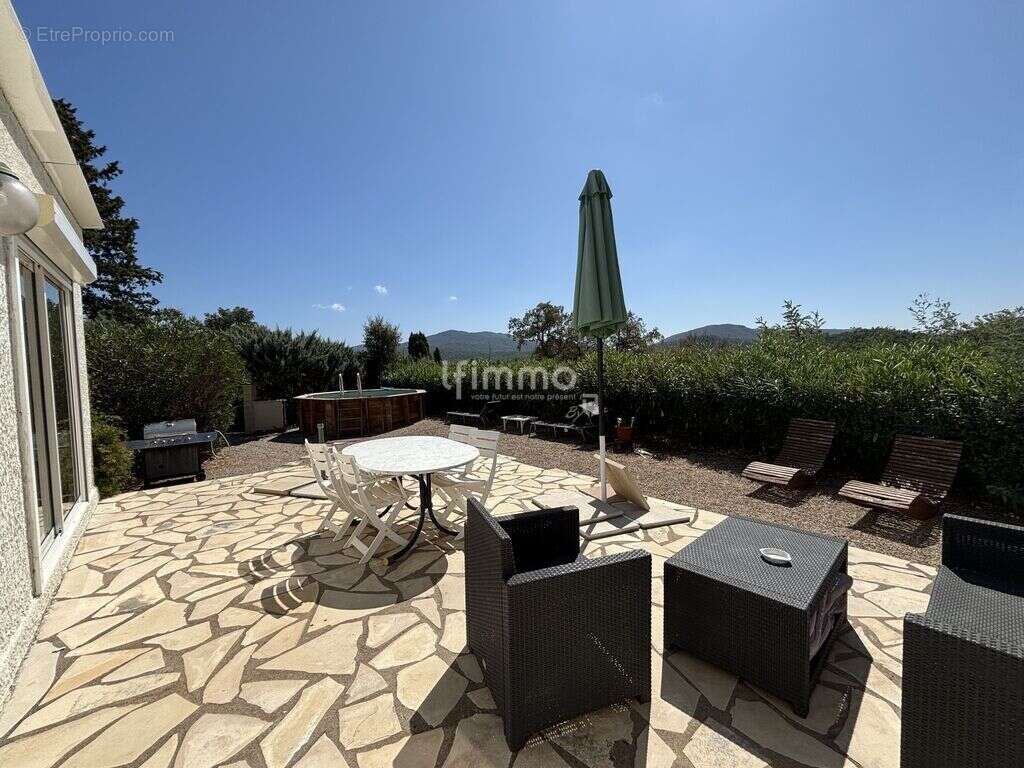Maison à LE MUY