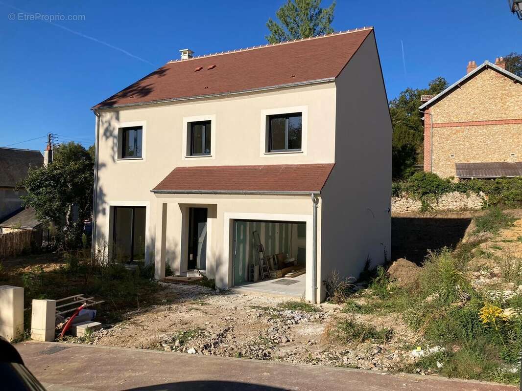 Terrain à LUZARCHES