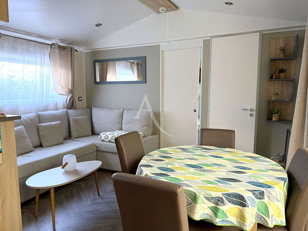 Maison à SAINT-CYR-EN-TALMONDAIS