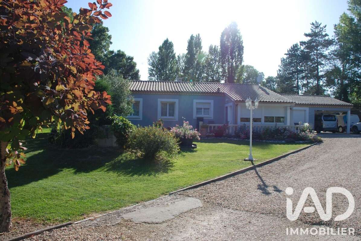 Maison 112 m² à Saint-Andre-Et-Appelles  - photo 2