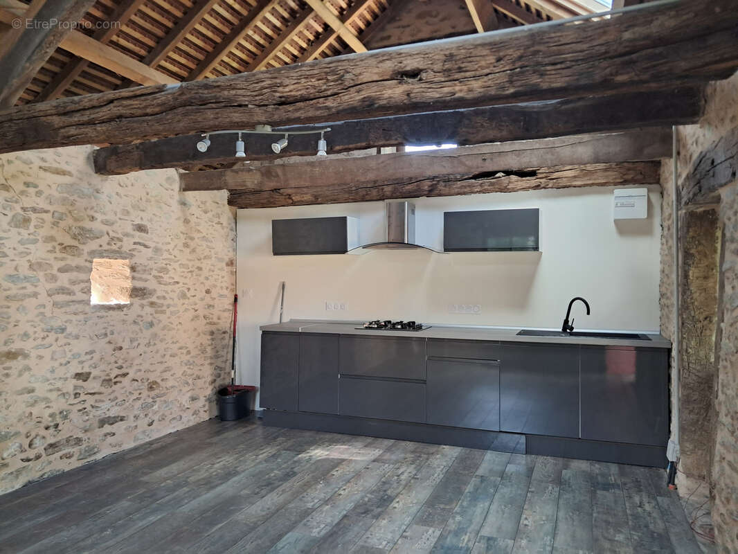 Maison à ESPARTIGNAC