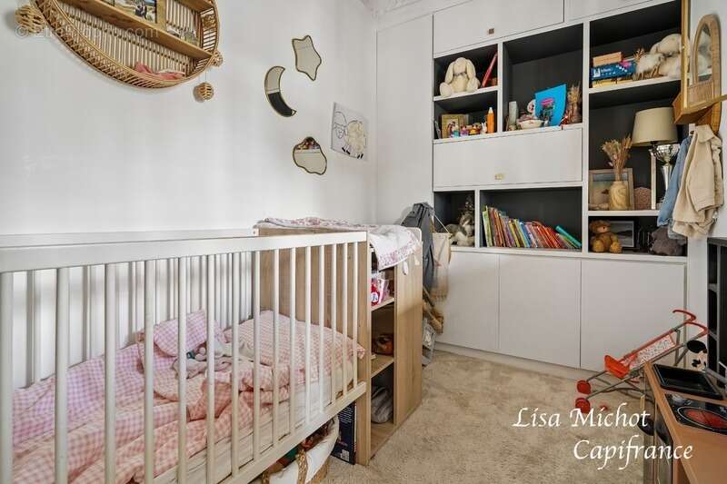 Appartement à NEUILLY-SUR-SEINE