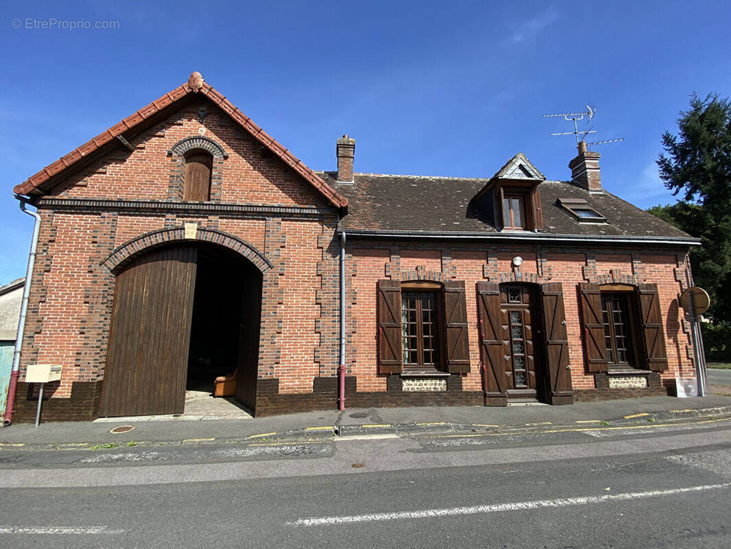Maison à DAMVILLE
