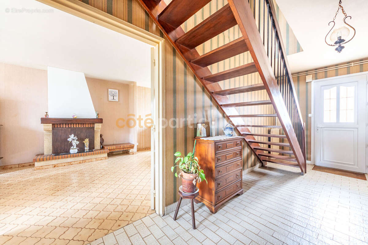 Le poire-sur-vie -- beignon-basset -- maison -- 4 chambres -- 117 m2 -- calme -- potentiel - photo 4