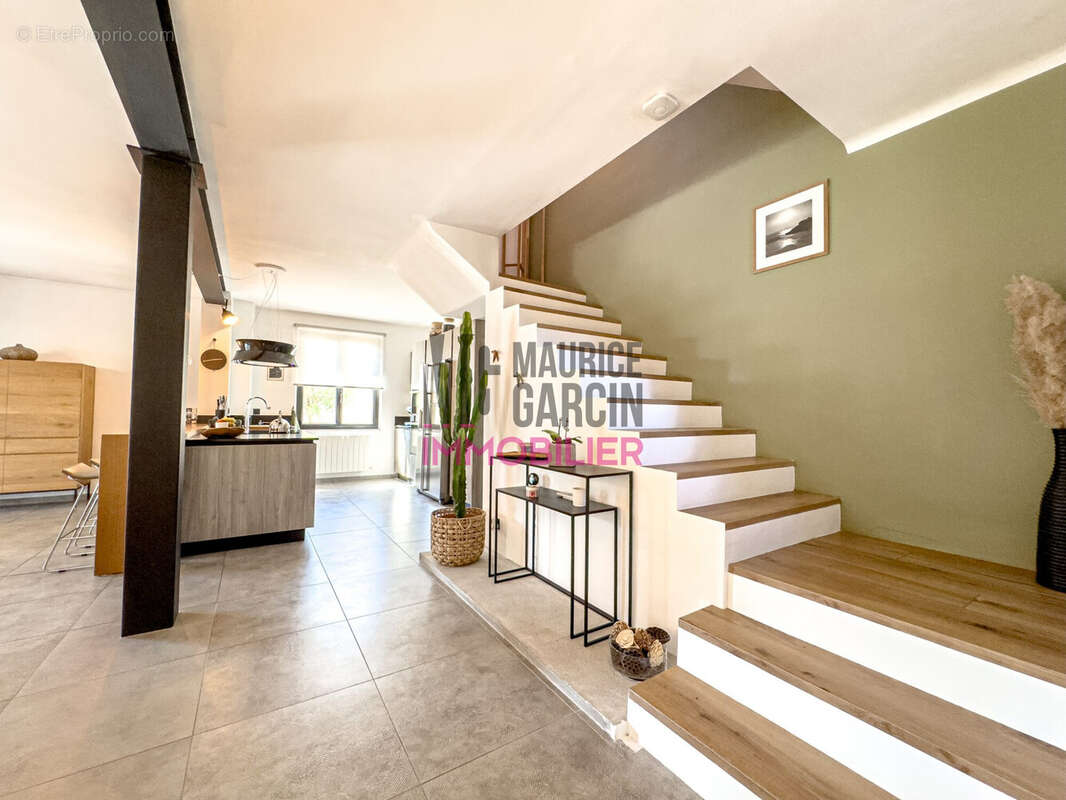 Maison à CHATEAUNEUF-DE-GADAGNE