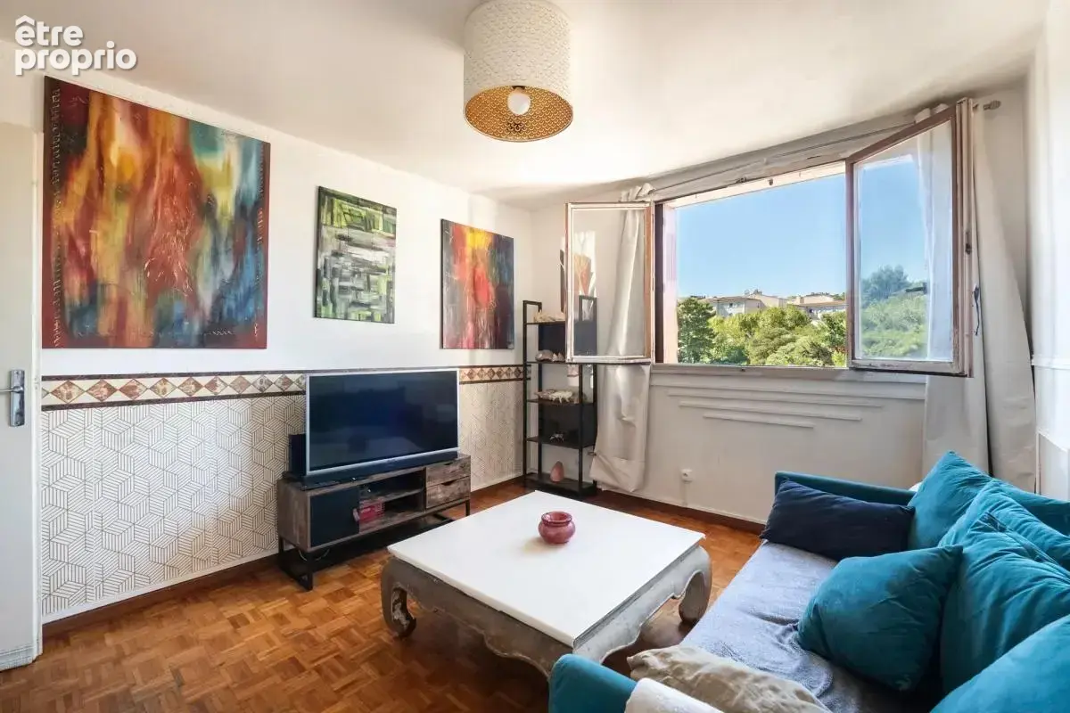 Appartement à MARSEILLE-4E