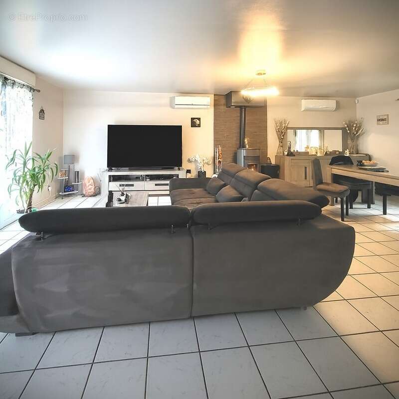 Maison à BAZOCHES-SUR-LE-BETZ