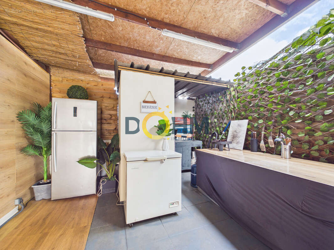 À Saint-Joseph, villa de standing avec piscine à 360 000 € - photo 10