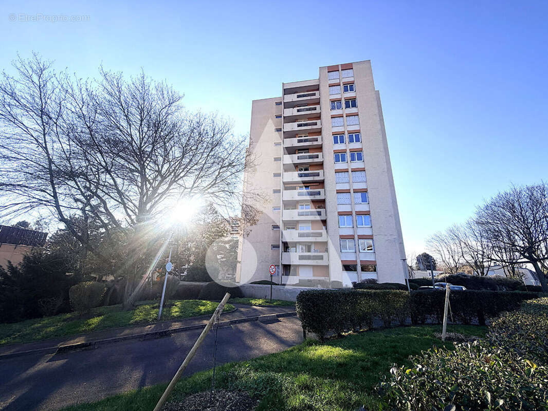 Appartement à EPINAY-SUR-SEINE