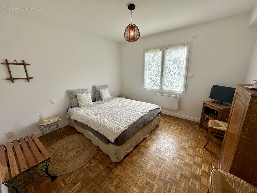 Maison à LA ROCHE-DERRIEN