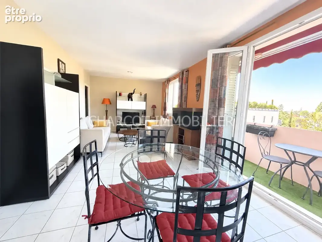 LYON 5ème - Appartement de 5 pièces de 80 m2 avec 3 chambres, balcon et cave - photo 2