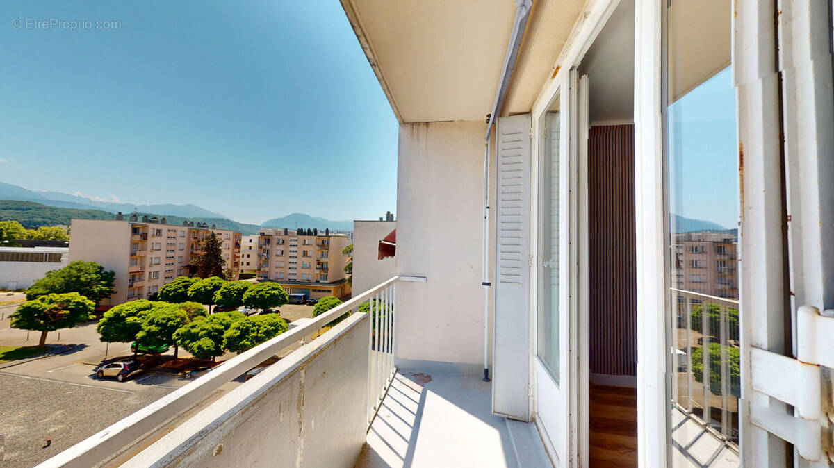 Appartement à LE PONT-DE-CLAIX