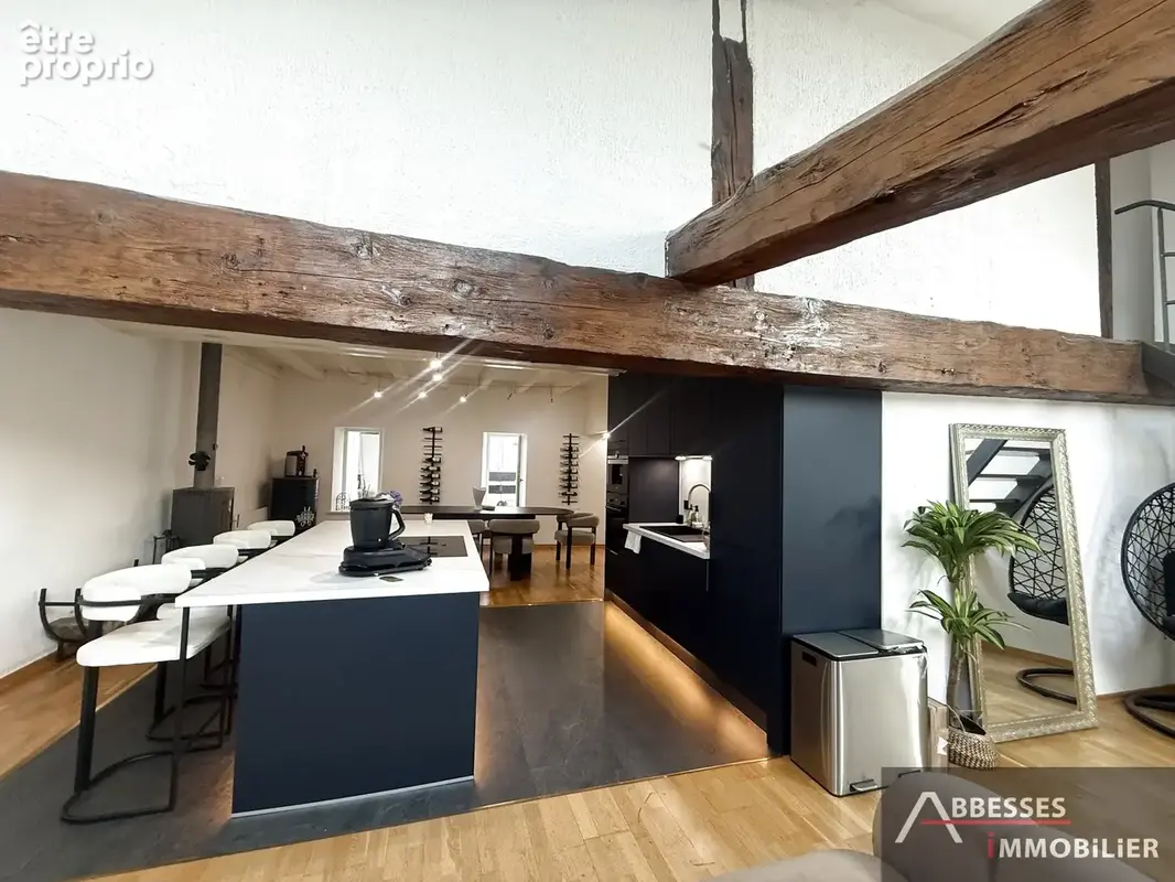 EN EXCLUSIVITÉ - CENTRE VILLE : Au 2ème et dernier étage : Superbe appartement esprit loft de type F5 - photo 4