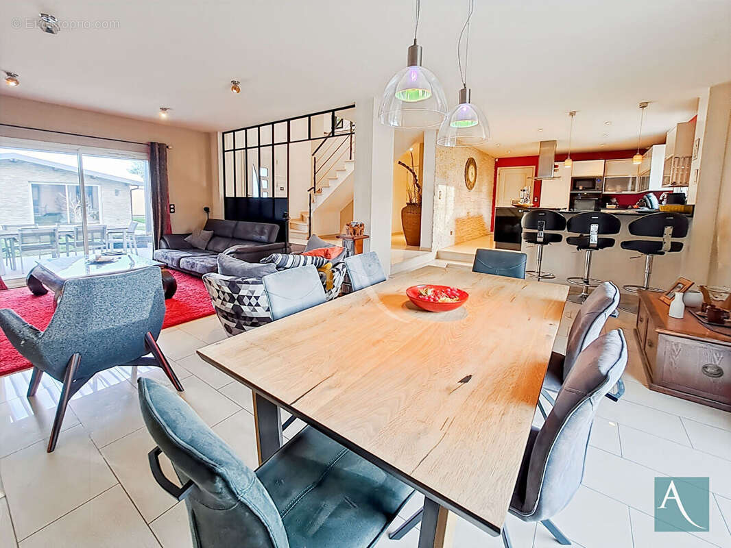 Maison de Haut Standing à Ollainville 7 pièces avec 5 chambres, 152 m² + Dépendance de 19 m² - photo 2