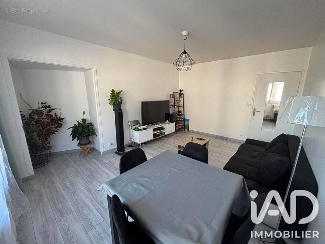Photo 1 - Appartement à THORIGNY-SUR-MARNE