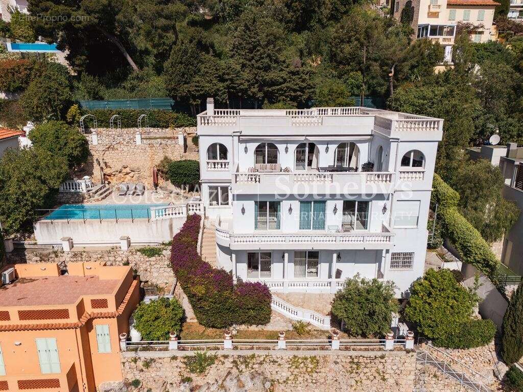 Exclusivité - Villa Clarté : propriété de prestige, vue mer avec rooftop et piscine - photo 2