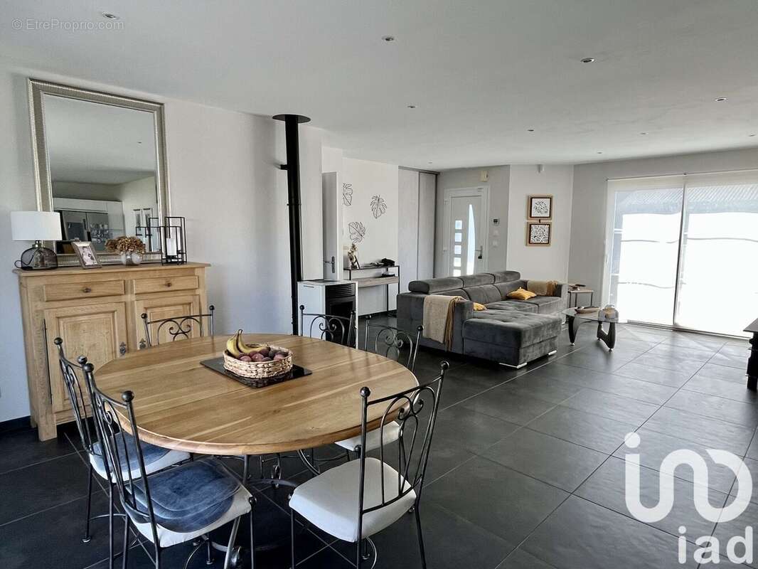 Photo 6 - Maison à ROAILLAN