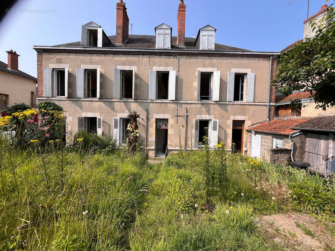Maison à YZEURE