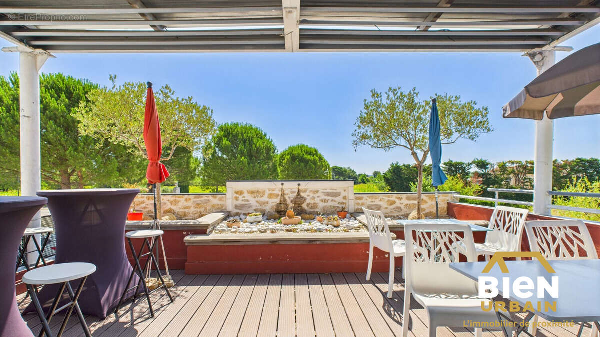 Autre à SAINT-CHAPTES