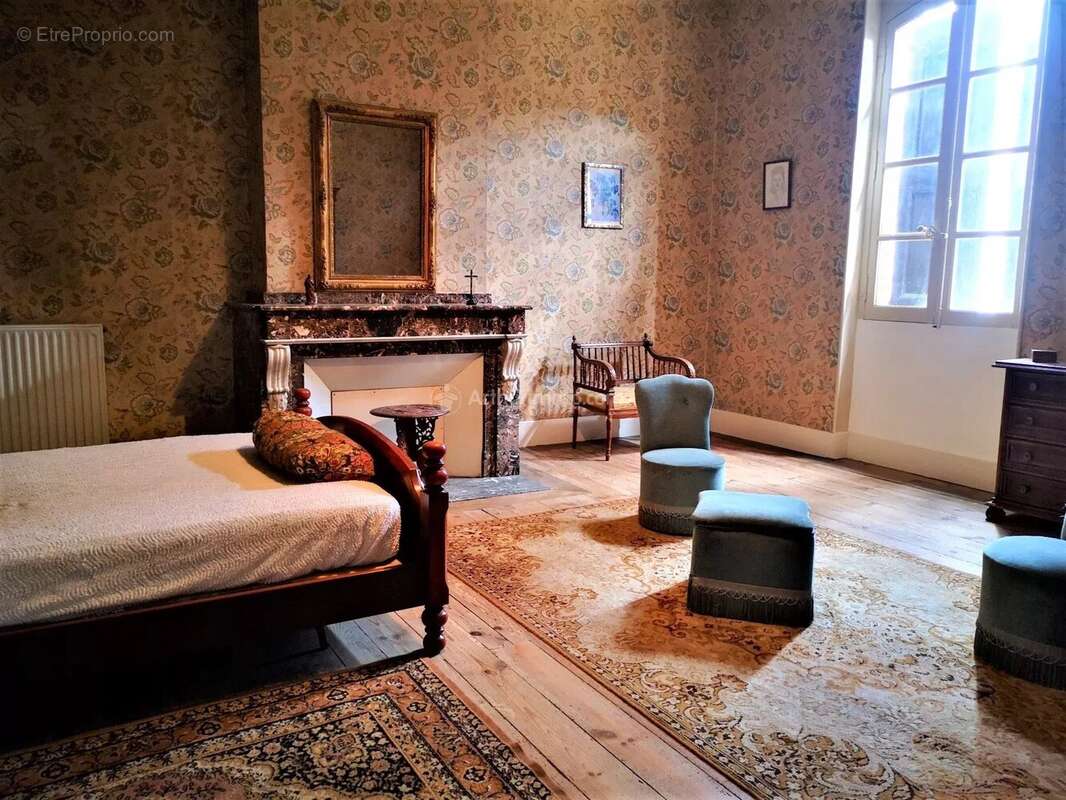 Maison à SAINT-JUERY