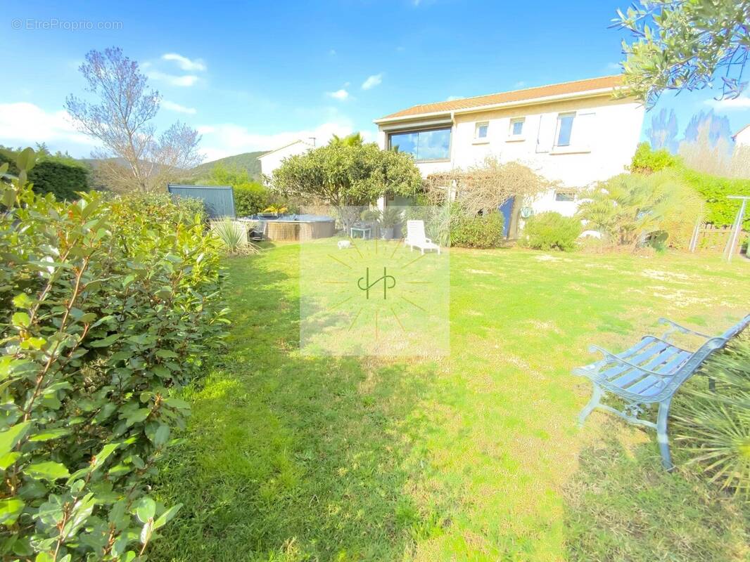 Maison à MONTELIMAR