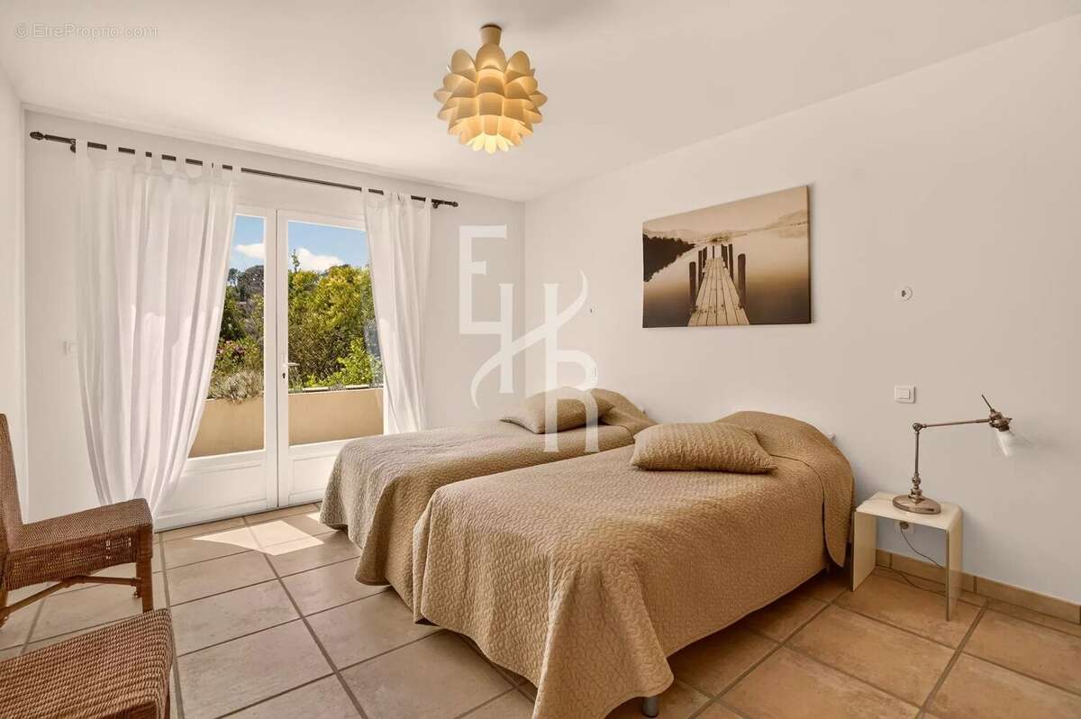Maison à MOUGINS