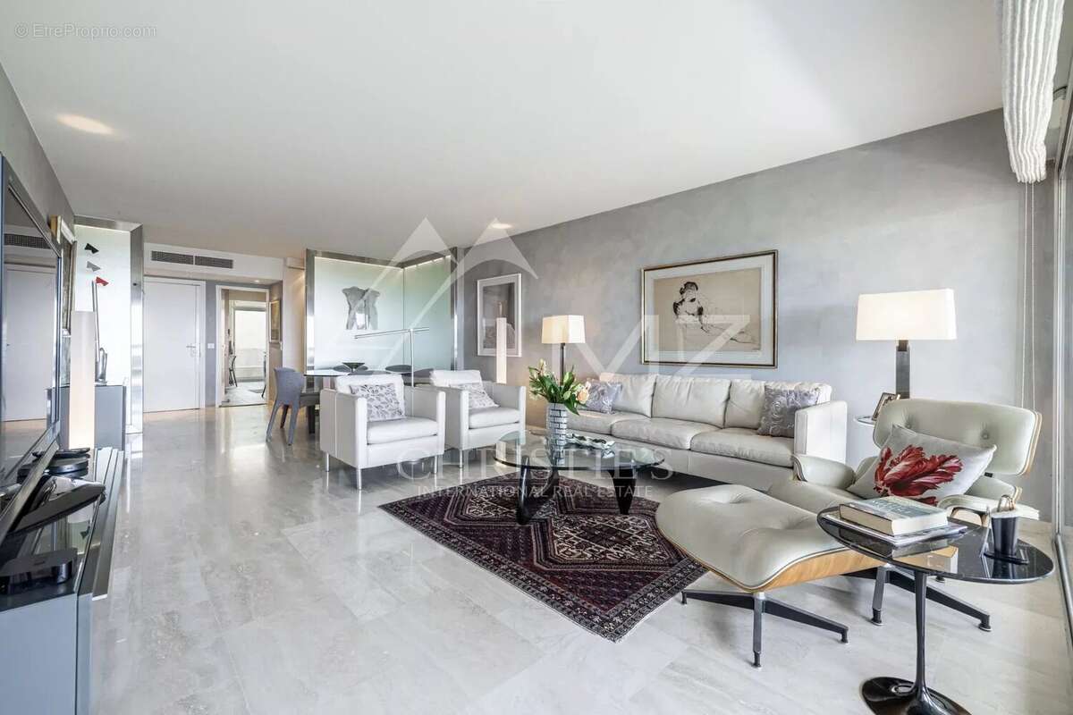 Appartement à LE CANNET