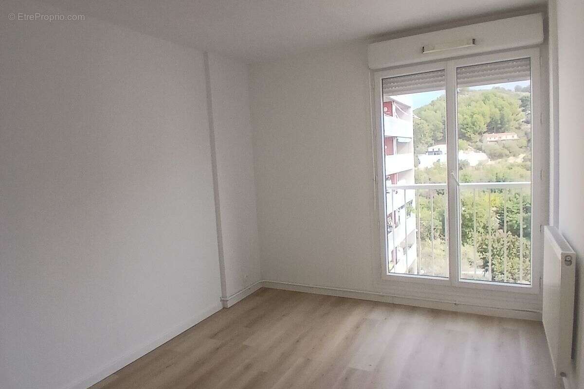 Appartement à MARSEILLE-11E