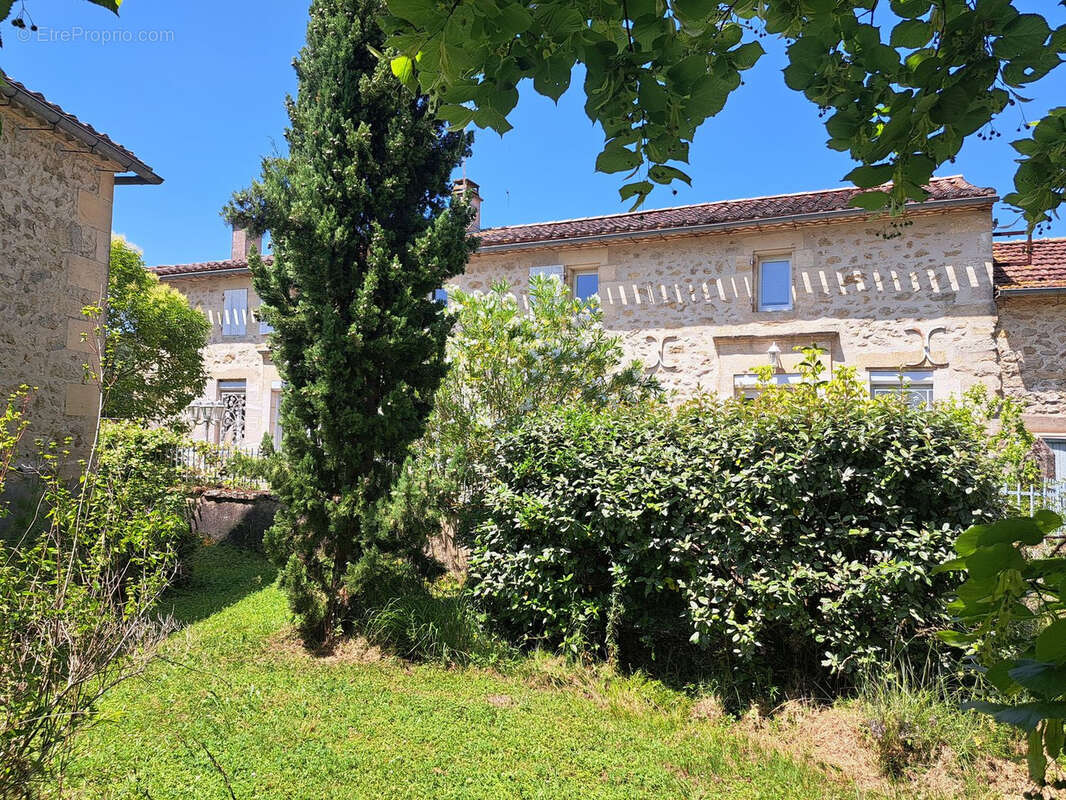 Authentique corps de ferme au calme entre Cadillac et Sauveterre-de-Guyenne - photo 4
