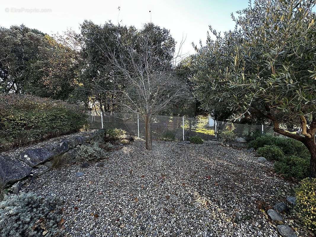 Maison à SAINTE-ANASTASIE