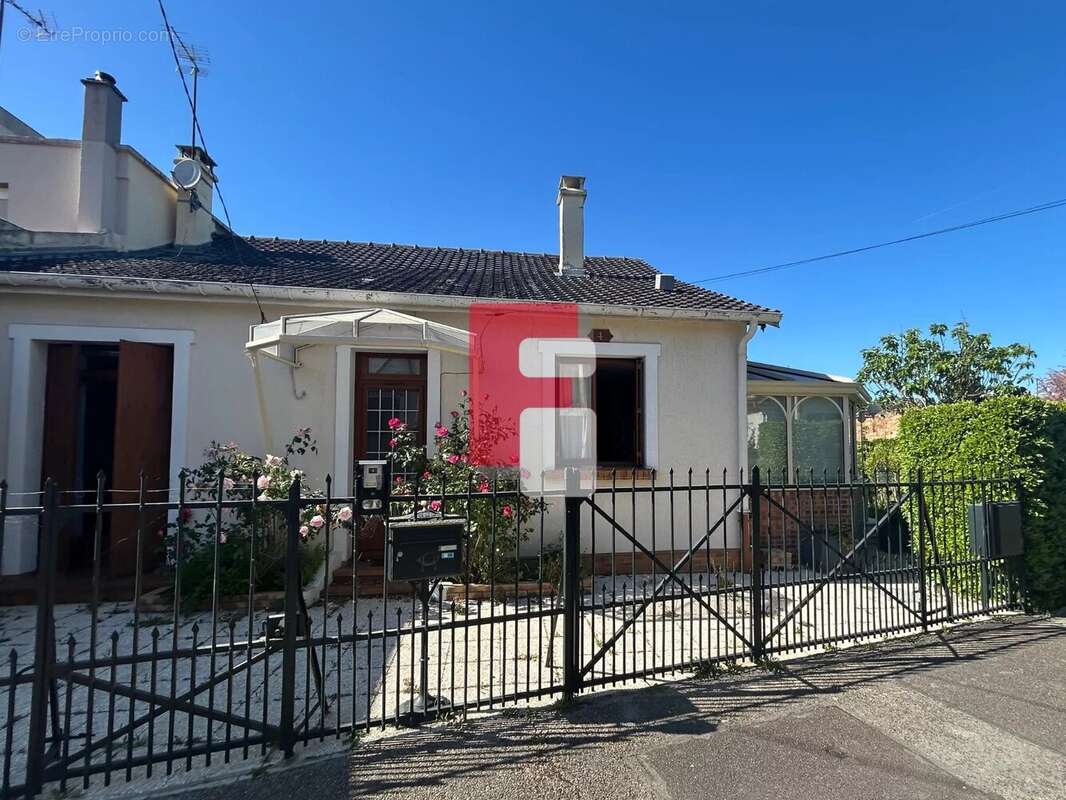 Maison à SAINT-JULIEN-LES-VILLAS