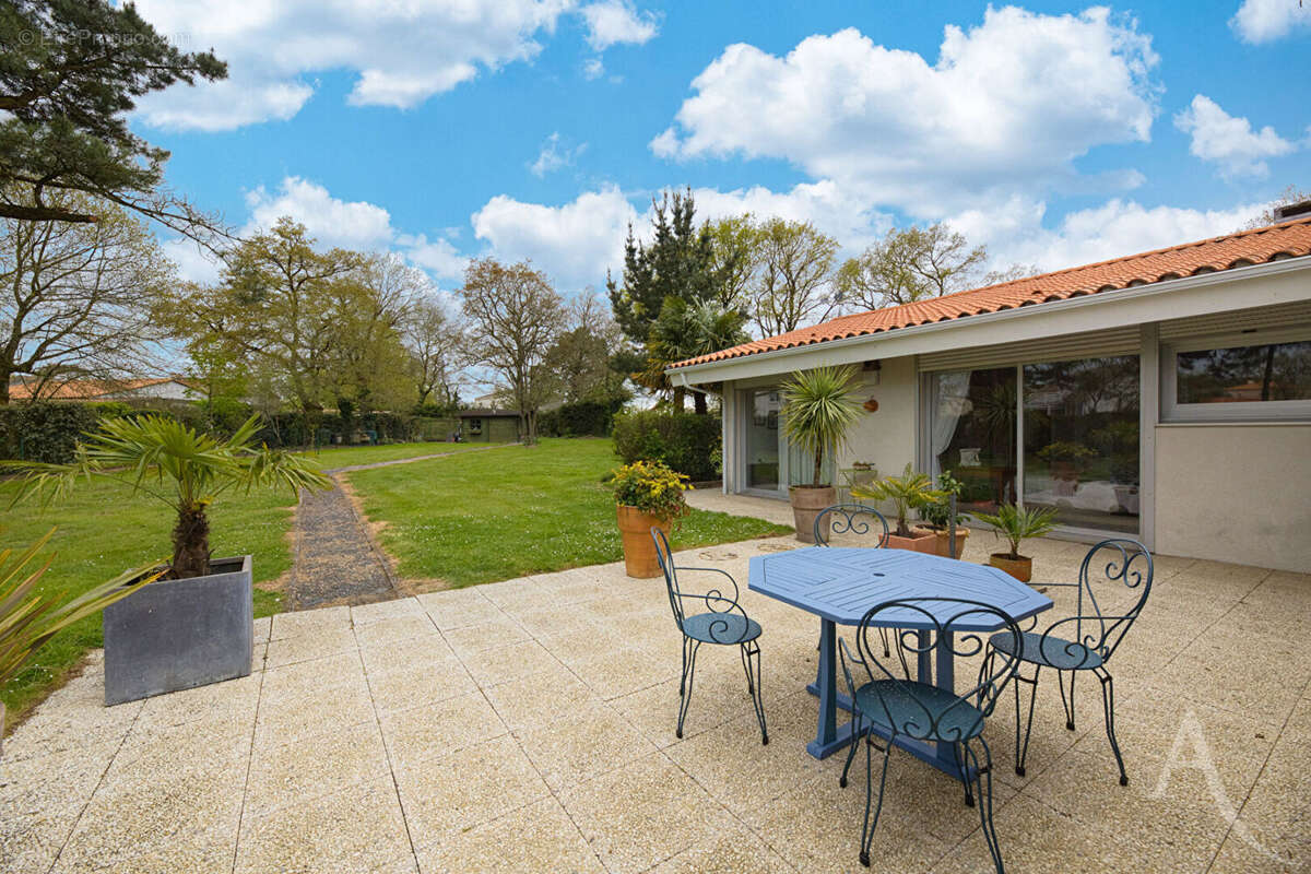 Maison à MONTAIGU