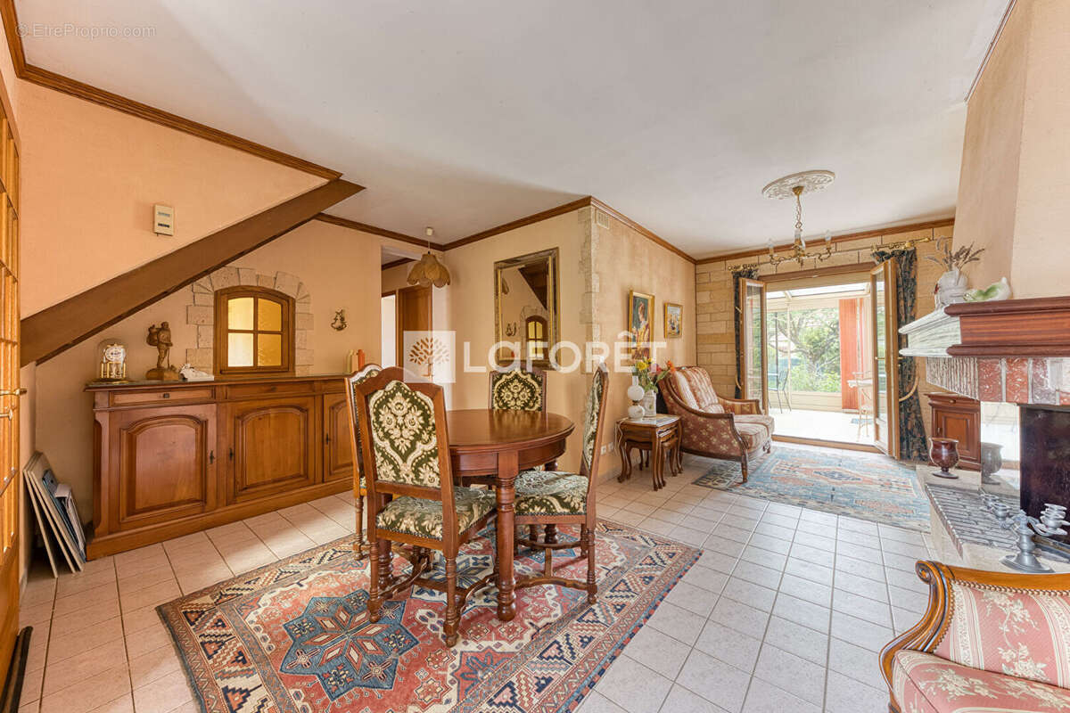 Maison à LA QUEUE-EN-BRIE