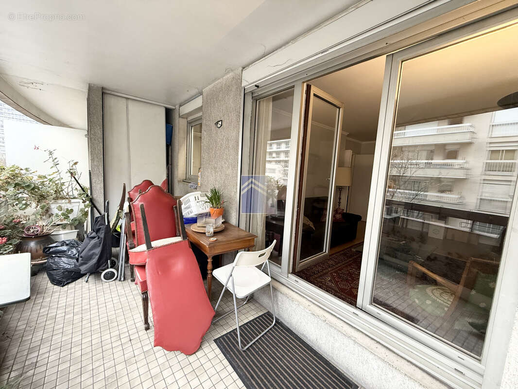 Appartement à COURBEVOIE