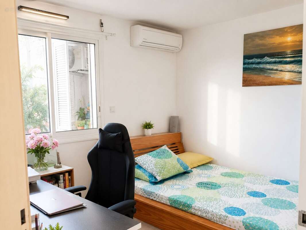 Appartement 69 m² à Saint-Denis  - photo 7