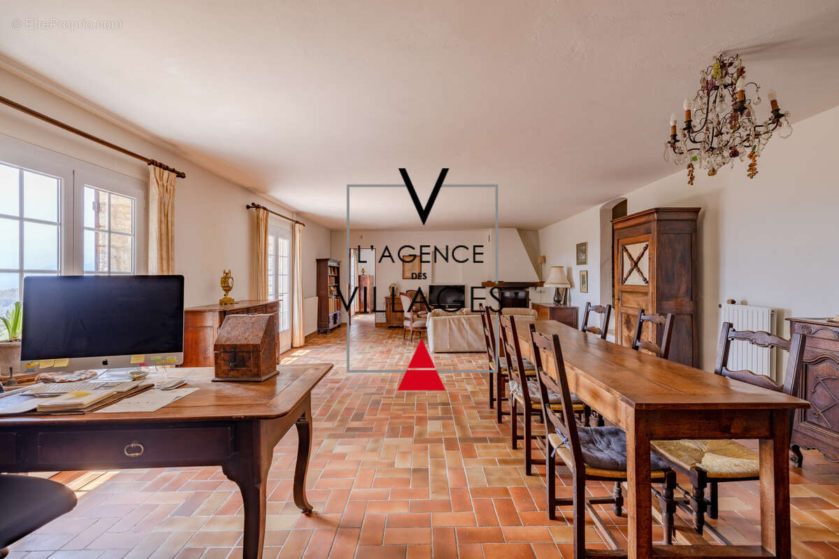 Maison à SAINT-CEZAIRE-SUR-SIAGNE