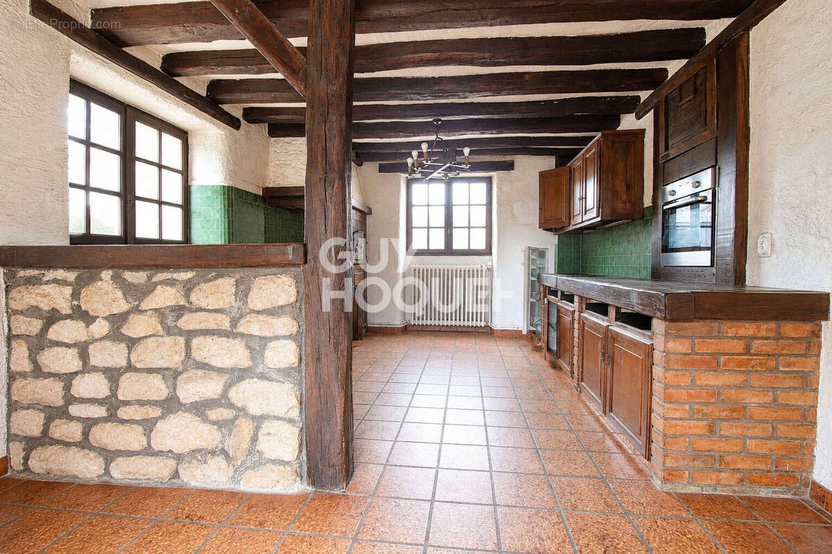 Maison à EVRY-GREGY-SUR-YERRE