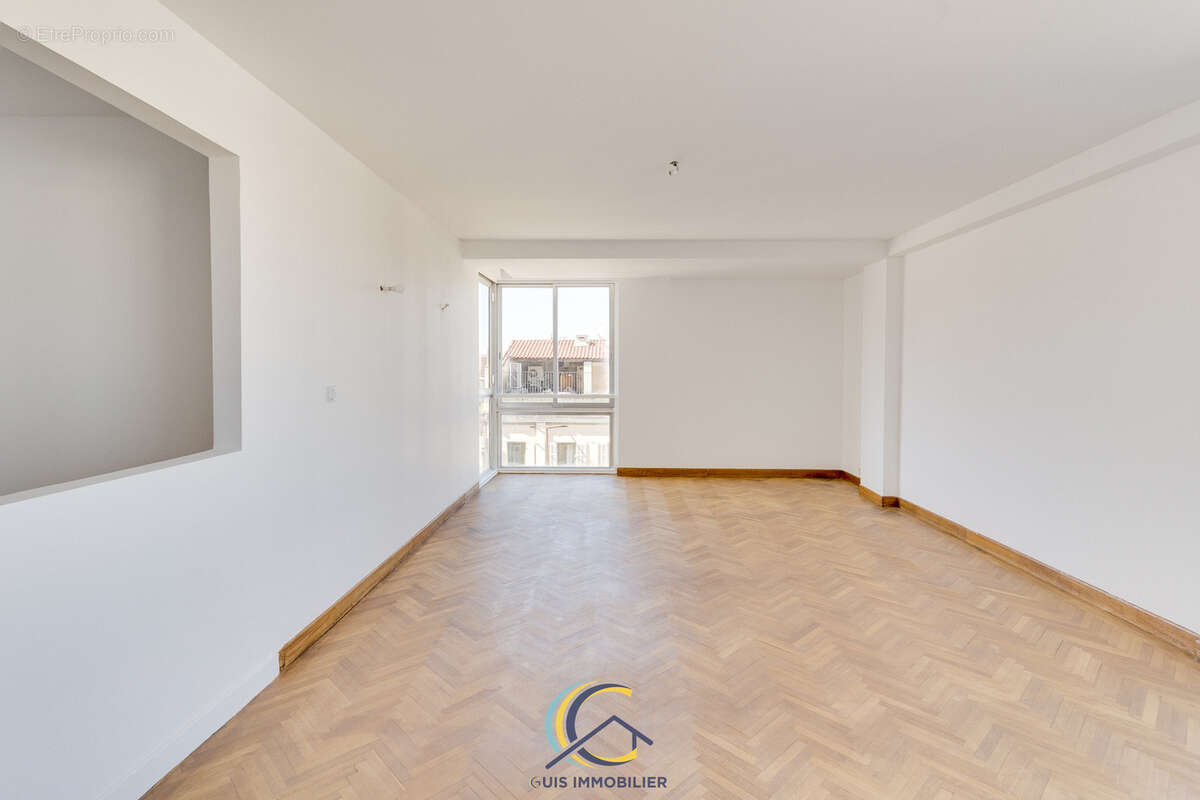 Appartement à MARSEILLE-6E