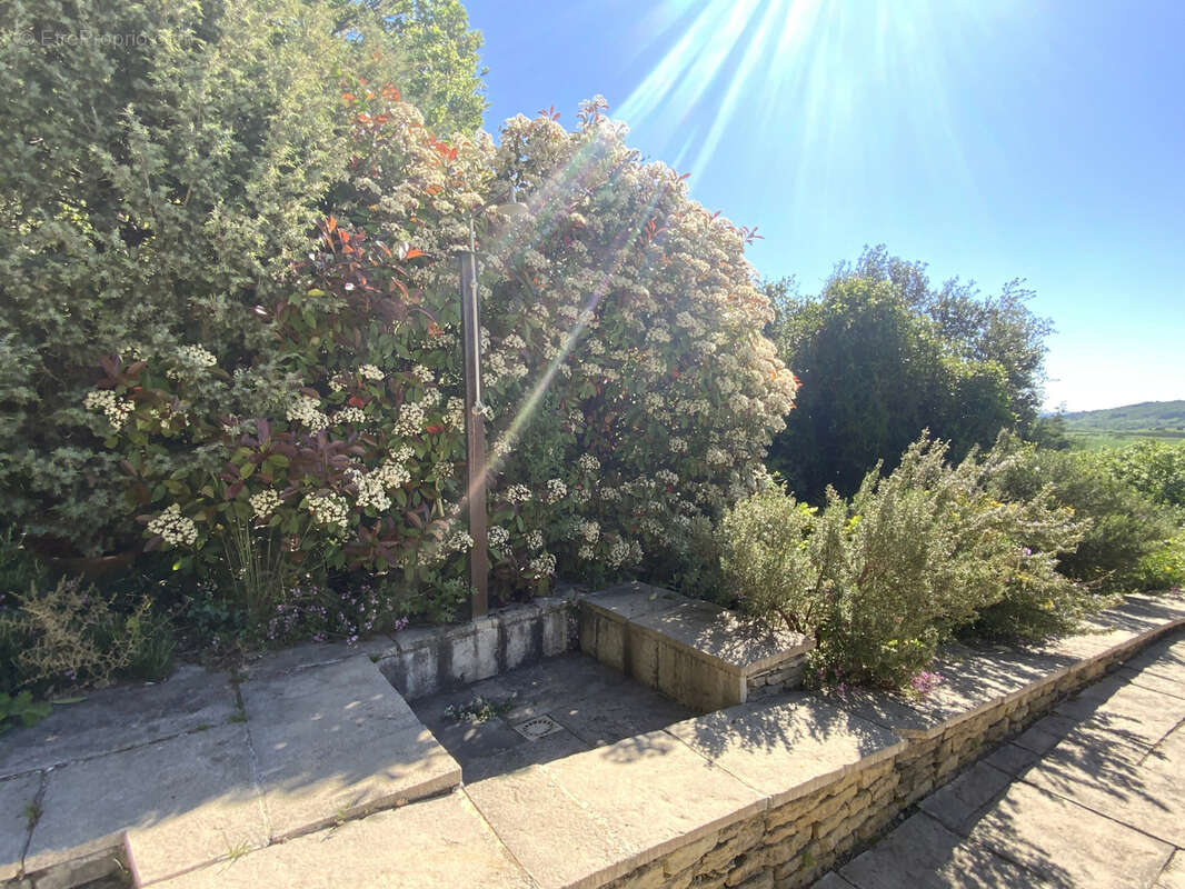 Villa avec vue imprenable à seulement 6 km d'Uzès. - photo 12