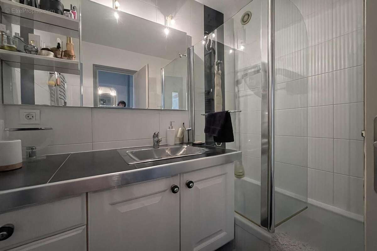 Appartement 91 m² à Decines-Charpieu  - photo 9