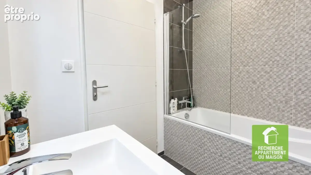 Maison contemporaine de 110 m² avec piscine à thil ! - photo 8