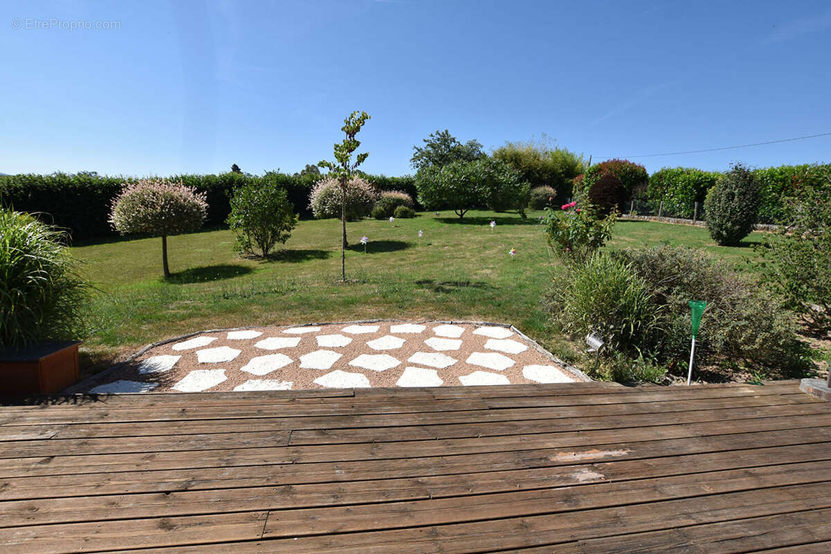 Maison à LA CHAPELLE