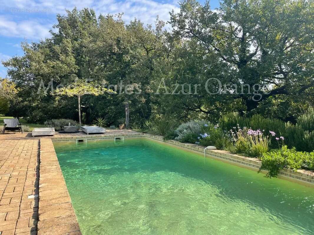 Maison à LA GARDE-FREINET