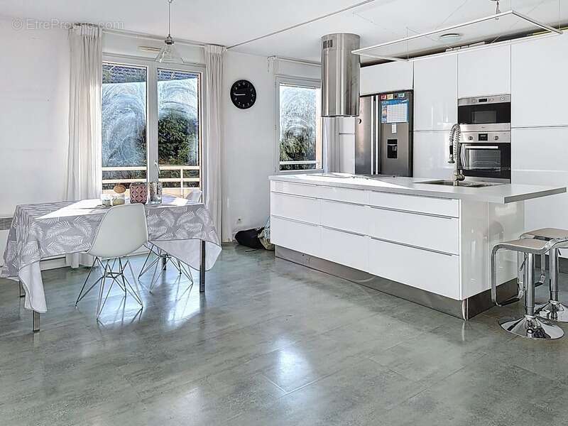 Appartement à VETRAZ-MONTHOUX