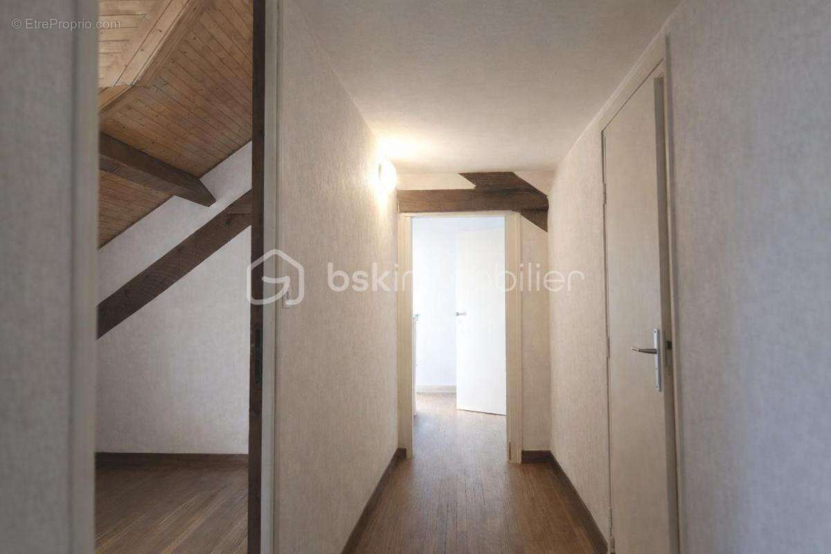 La Verrière – Maison individuelle 98 m² – 3 chambres – Terrain clos de 270 m² – Garage et annexes - photo 14
