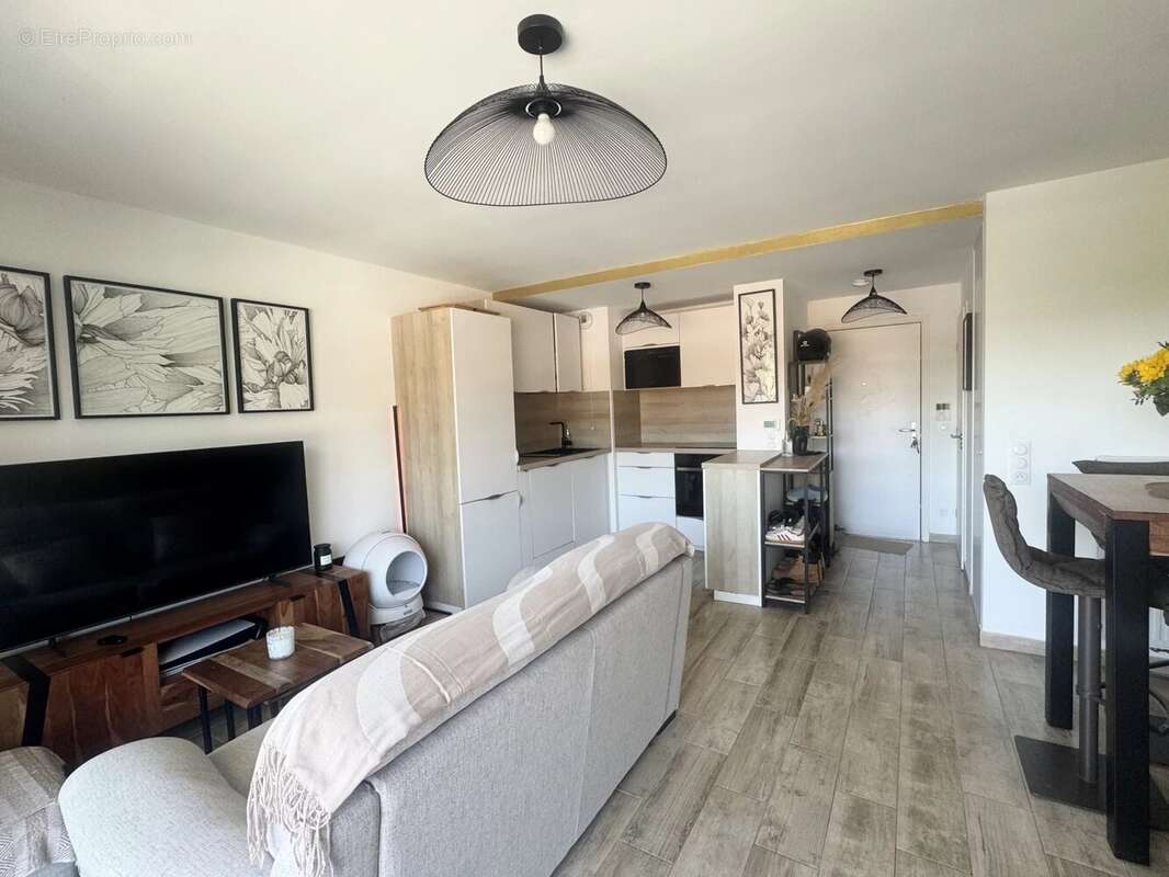 Appartement à VILLENEUVE-LOUBET