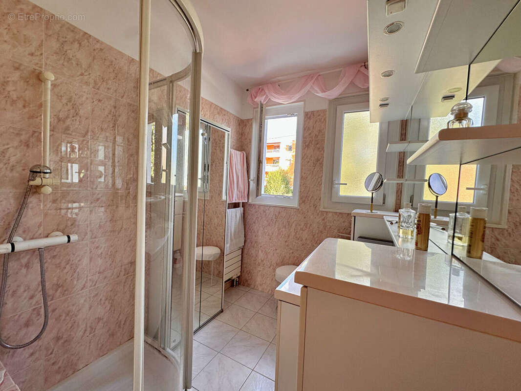 VILLEFRANCHE, Maison 167 m², 3 chs + bureau, sous sol, terrain 874 m² - photo 6
