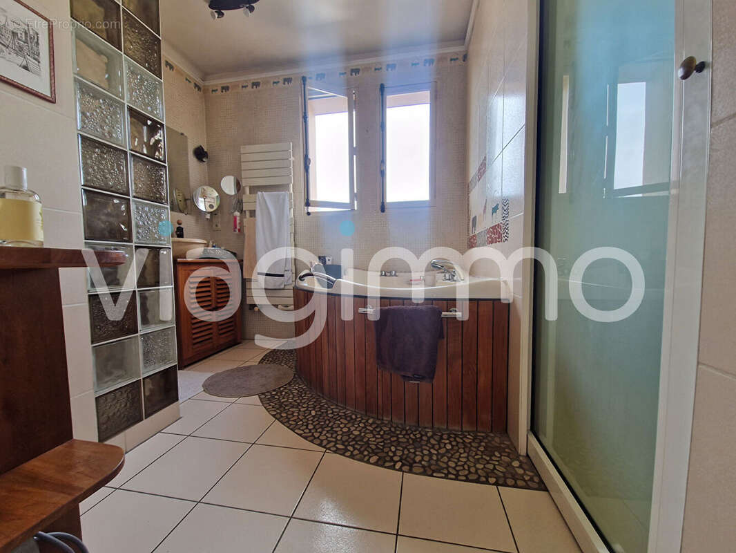 Appartement Cluses 4 pièce(s) 98.50 m2 - photo 4