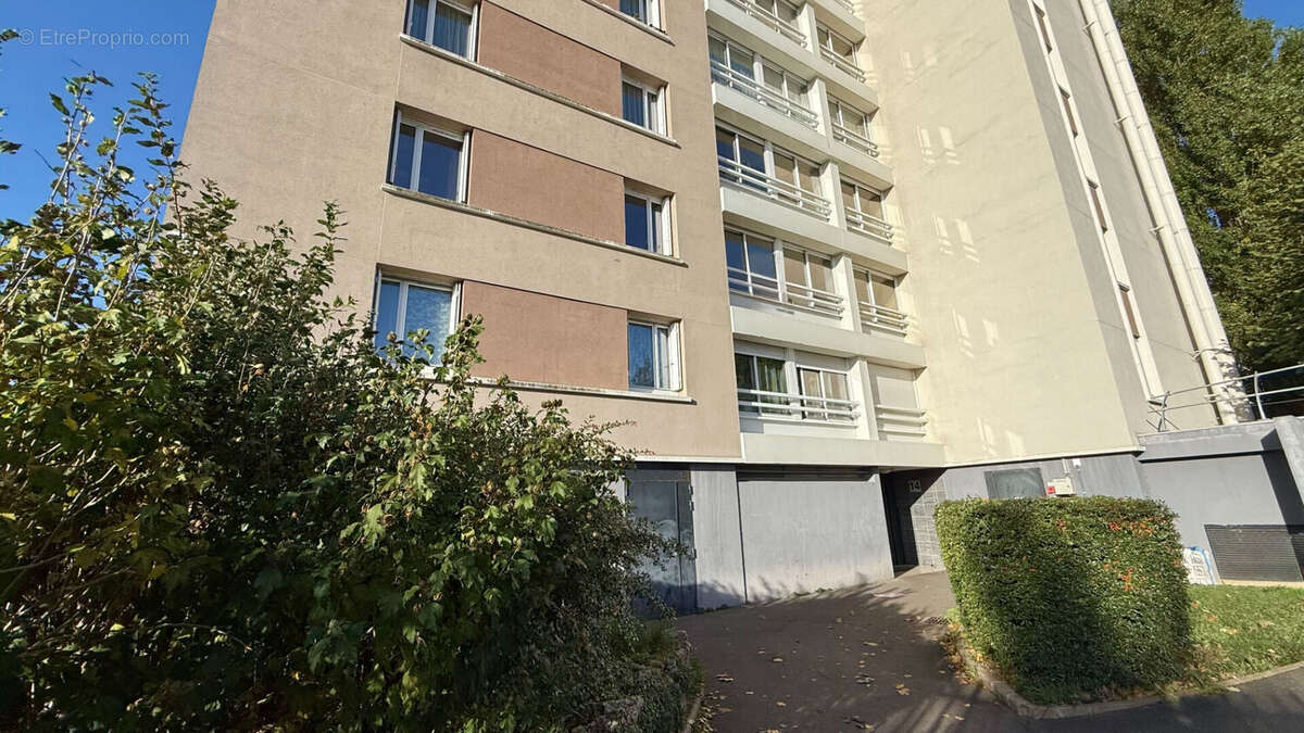 Appartement à CORBEIL-ESSONNES
